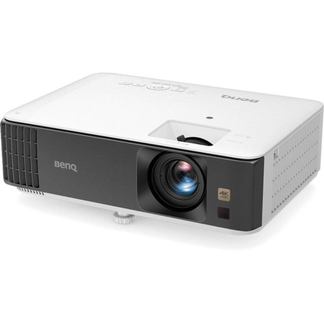 проектор TK700(4K,3200Lm,10000:1,1.127~1.46:1,HDMI,UCB,RS232,5W) BENQ TK700 (9H.JPK77.17E)