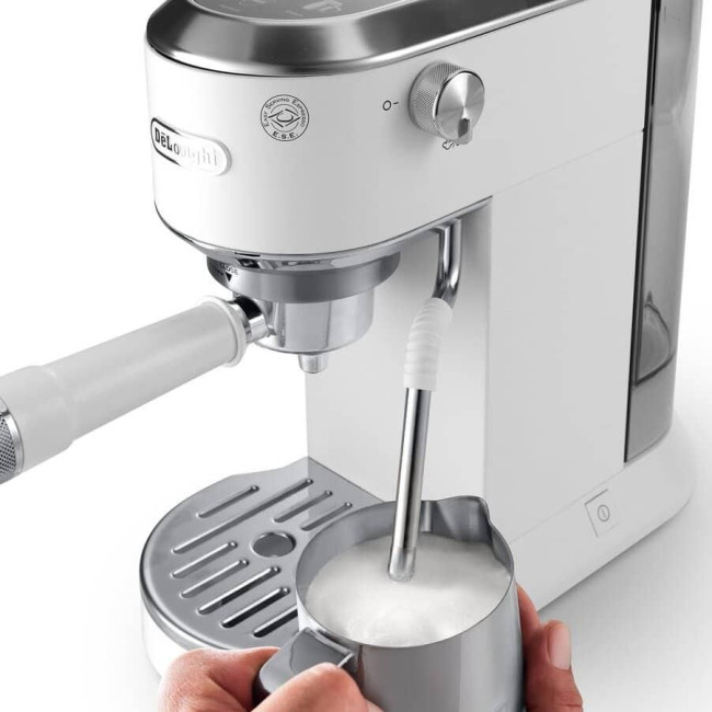 Кавоварка DeLonghi EC 890 WI