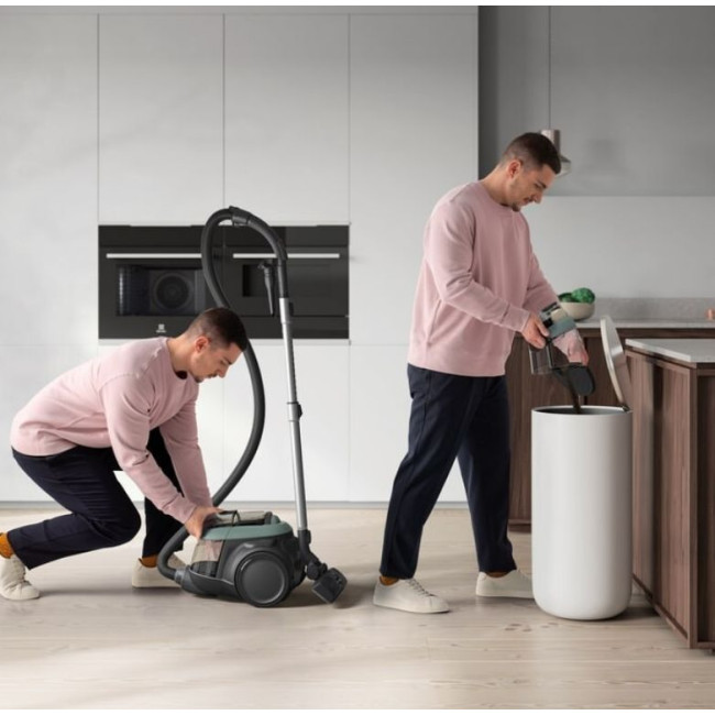 Пилосос Electrolux EL61C2OG