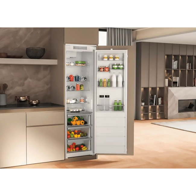 Холодильник Whirlpool WHSD18A013C1