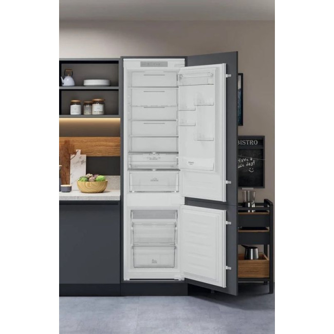 Холодильник Hotpoint Ariston HAC20T321