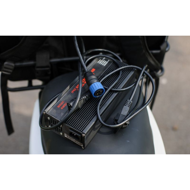 Електроскутер Maxxter COURIER (black)