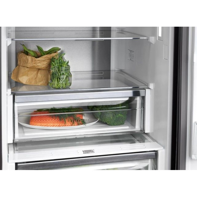 Холодильник Electrolux LNT7ME36X3
