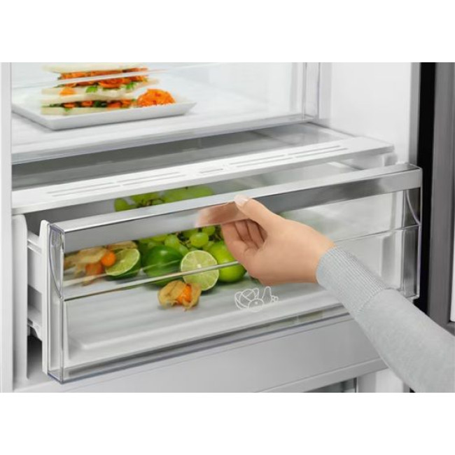 Холодильник Electrolux LNT7ME36K2