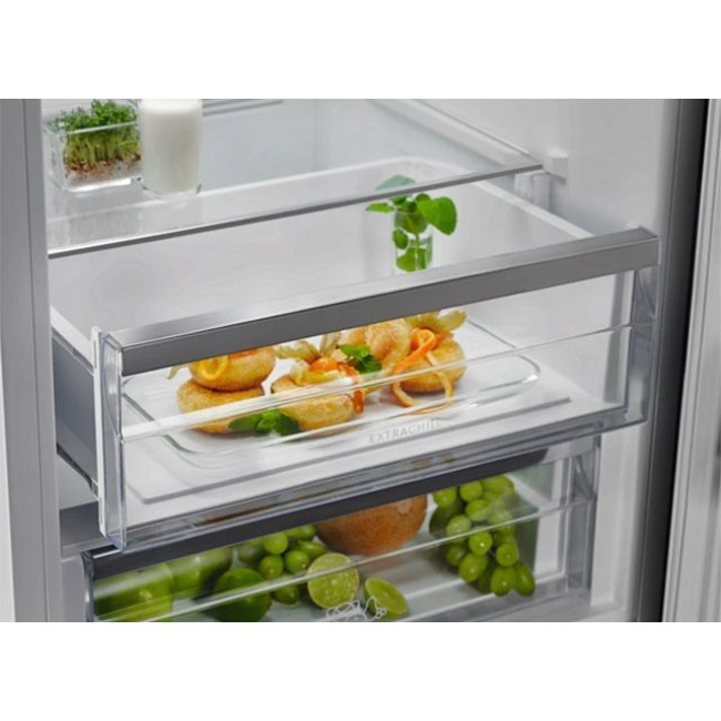 Холодильник Electrolux LNT7ME36X3