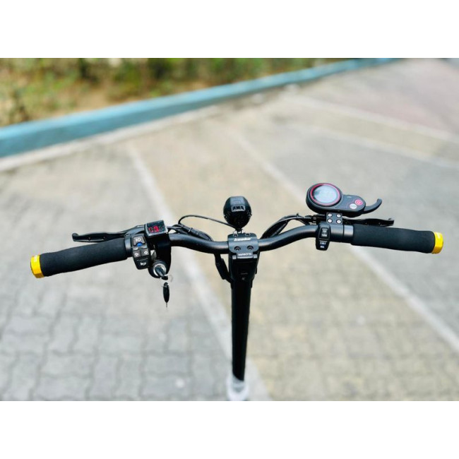 Електросамокат Mantis 10 PLUS