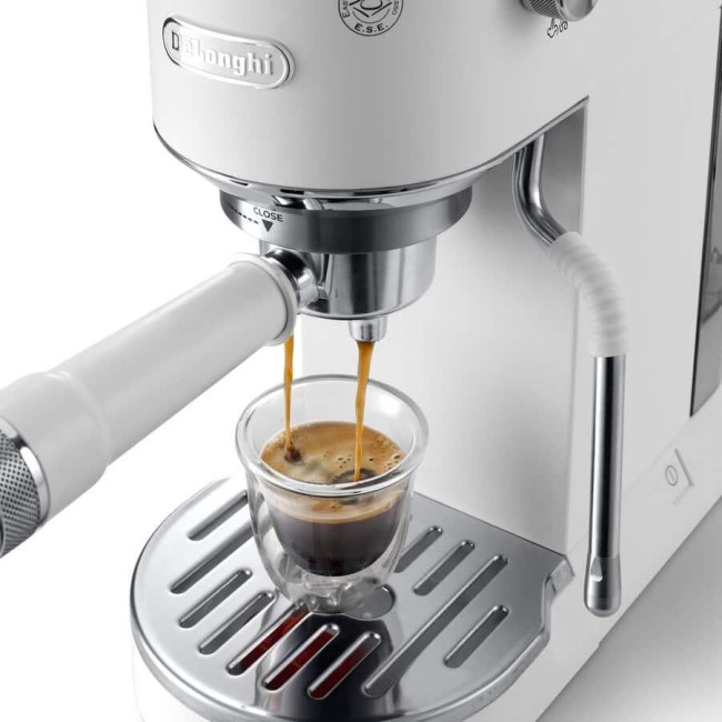 Кавоварка DeLonghi EC 890 WI