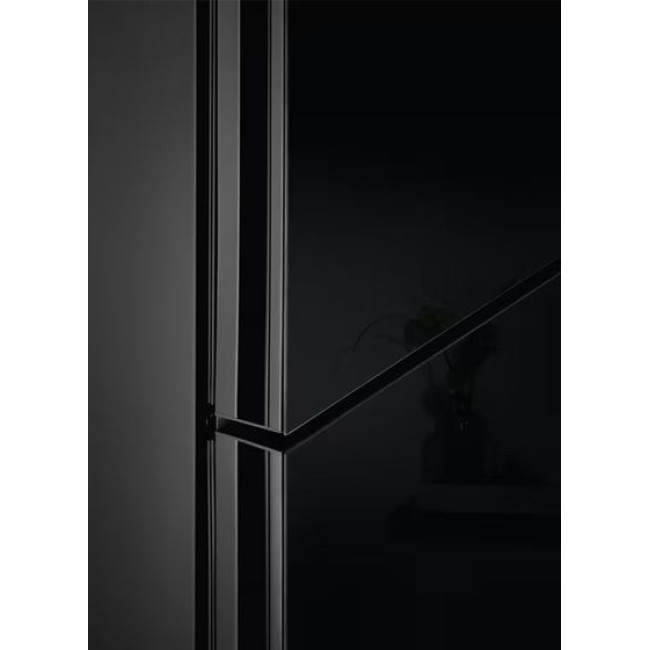 Холодильник Electrolux LNT7ME36K2